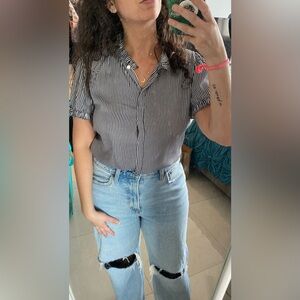 T Tahari Airflow Ruffle Neck Short Sleeve Top‎ S